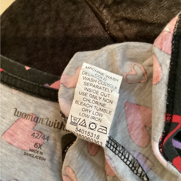 Woman Within Plus Size 6X/42-44 Multicolor heart theme V-Neck Tunic Top - Picture 8 of 9